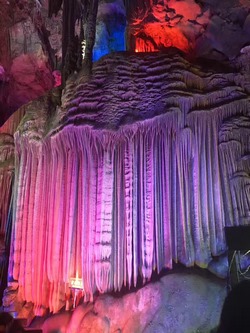 фиолетовая пещера в Китае
