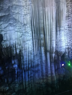 внутри пещеры Китая фото