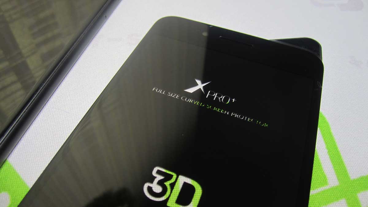 фотография xpro 3D защитного стекла на iPhone 7 Plus от Бэнкс